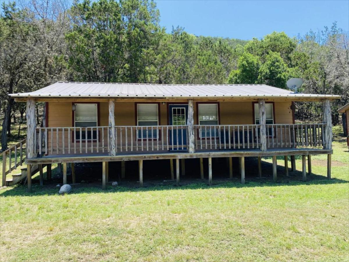 Riverstone Cabins Otel Leakey Dış mekan fotoğraf