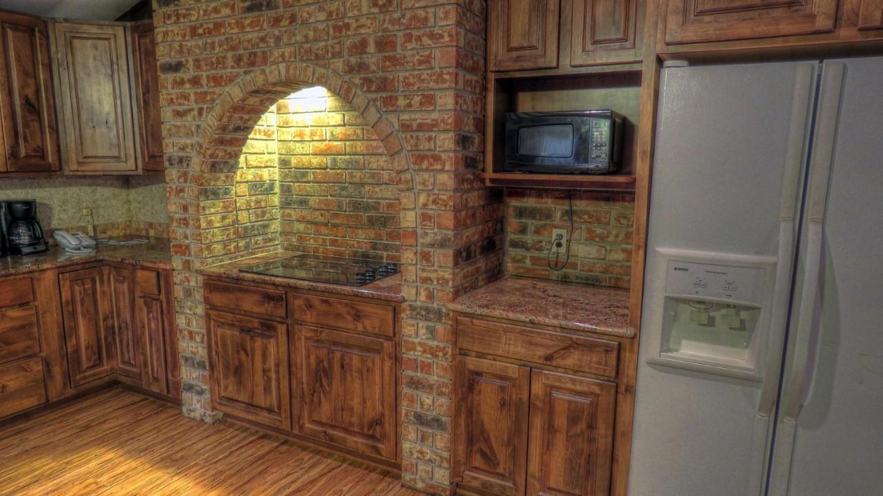 Riverstone Cabins Otel Leakey Dış mekan fotoğraf