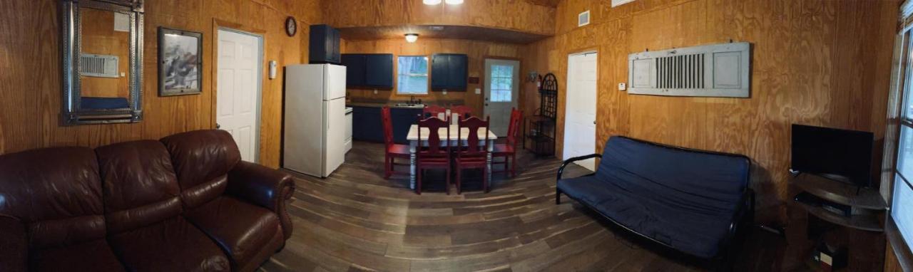 Riverstone Cabins Otel Leakey Dış mekan fotoğraf